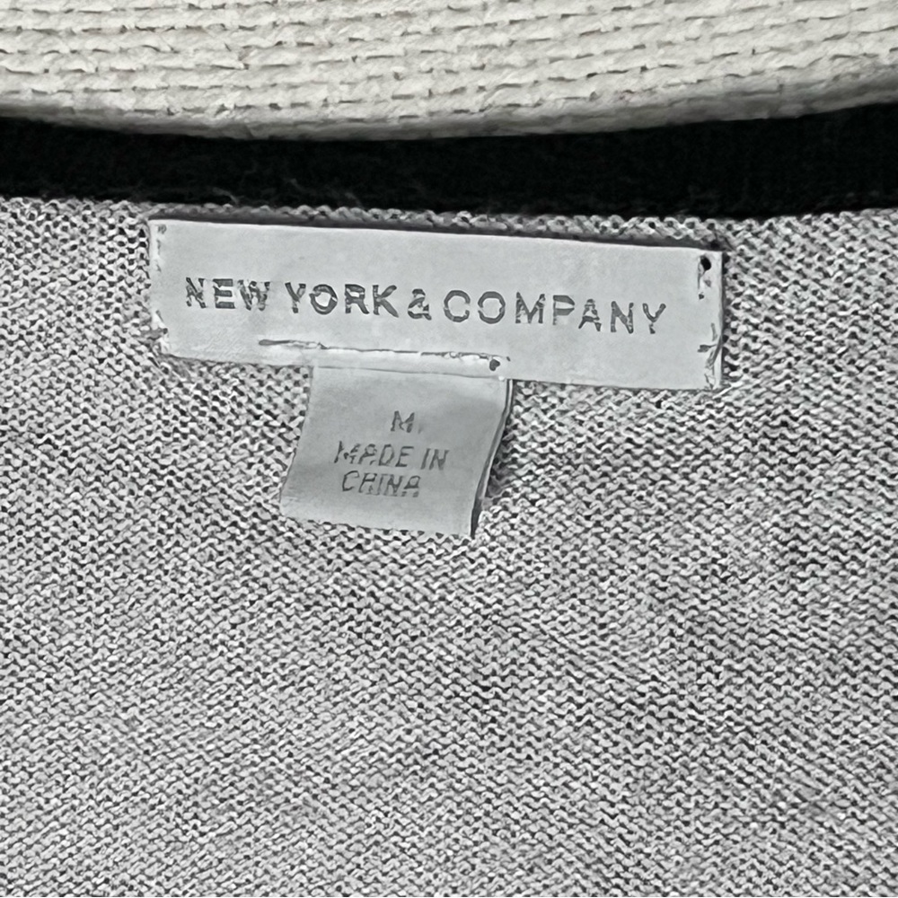 New York and Company M NWOT Black and White Lace Print Cropped Cardigan - Picture 3 of 6